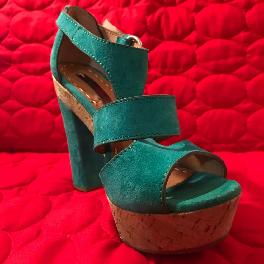 Pump heels - Picture 2 of 3